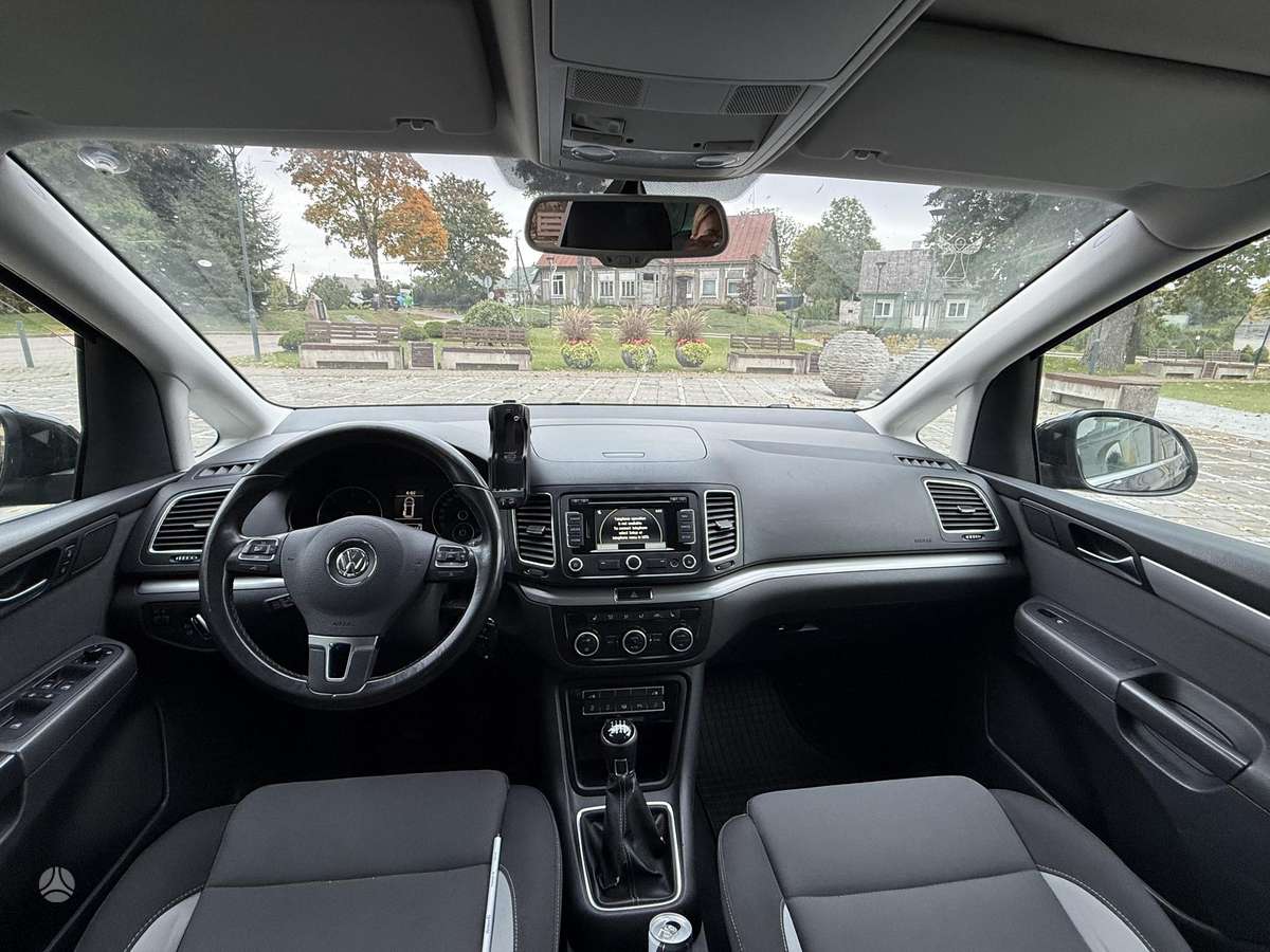 Volkswagen Sharan 2013 — photo 8