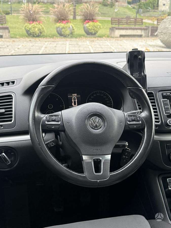 Volkswagen Sharan 2013 — photo 9