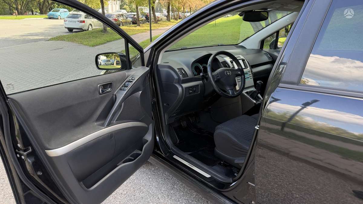 Toyota Corolla 2009 — photo 13