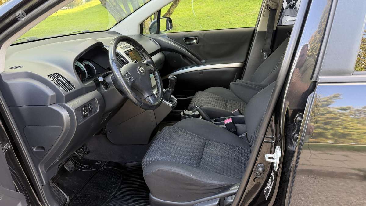 Toyota Corolla 2009 — photo 14