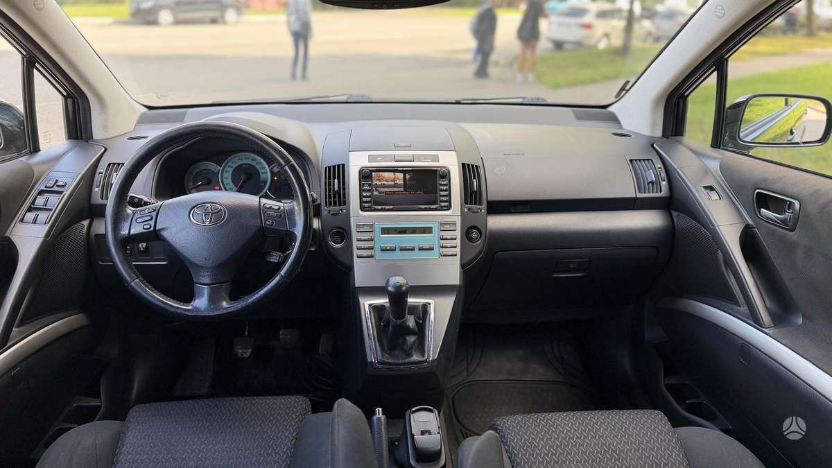 Toyota Corolla 2009 — photo 16