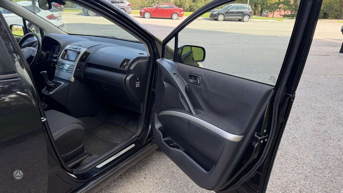 Toyota Corolla 2009 — photo 17