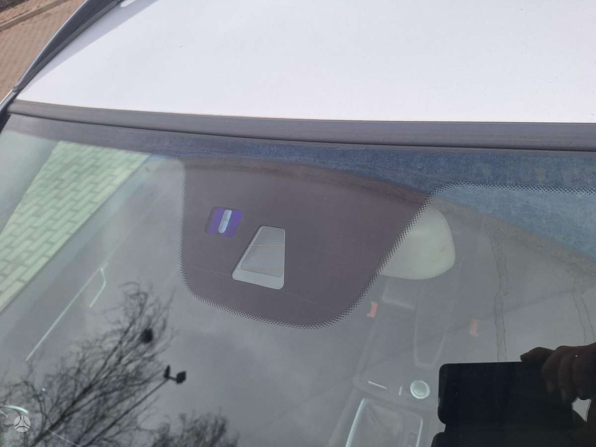 Mercedes-Benz C200 2012 — photo 17