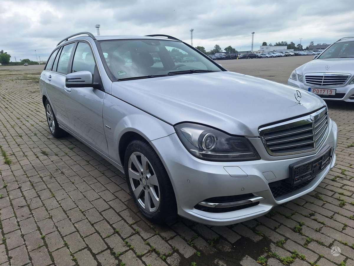 Mercedes-Benz C200 2012 — engine 2143 cm³, 136 HP (100kW)
