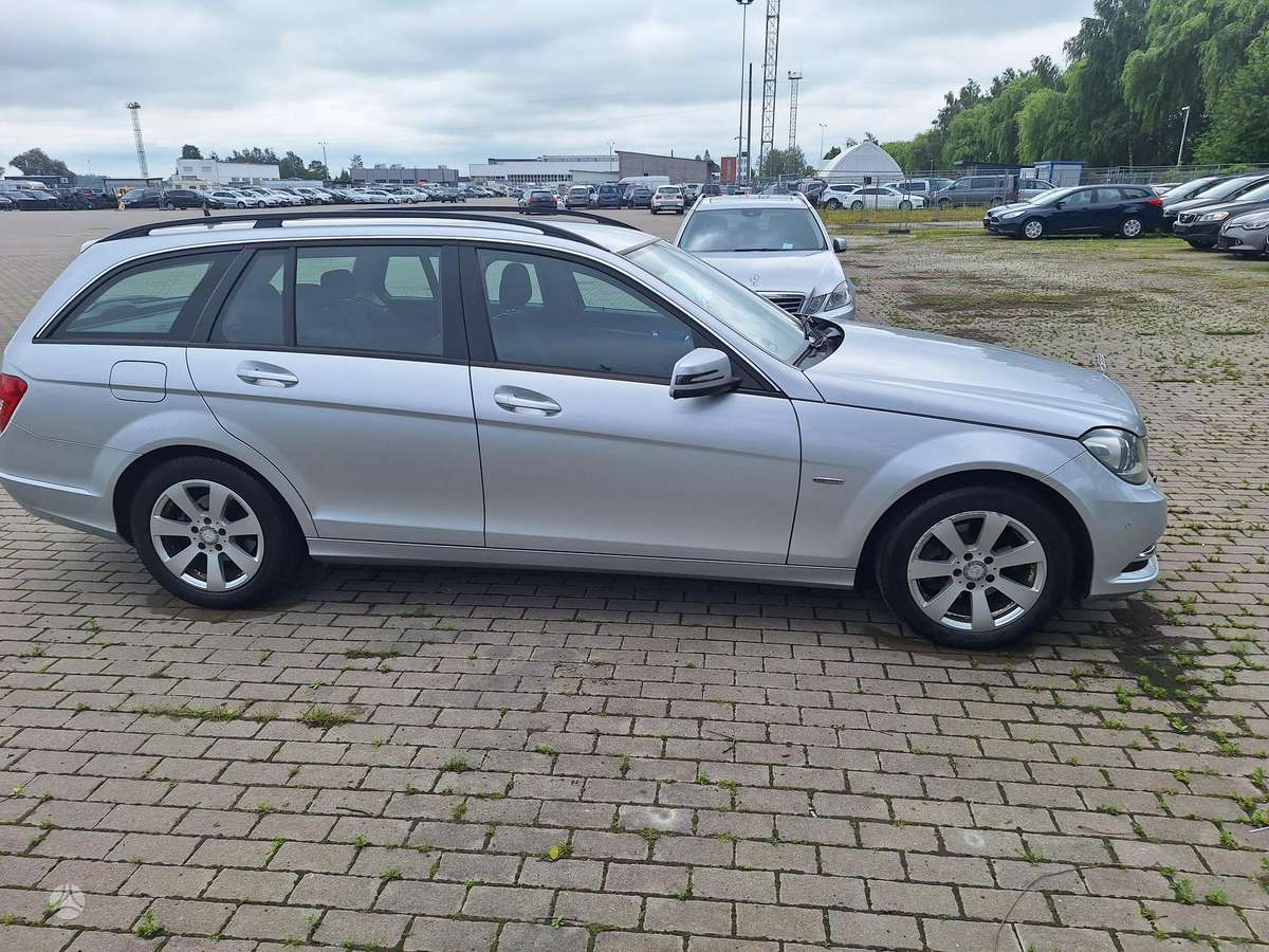 Mercedes-Benz C200 2012 — photo 5