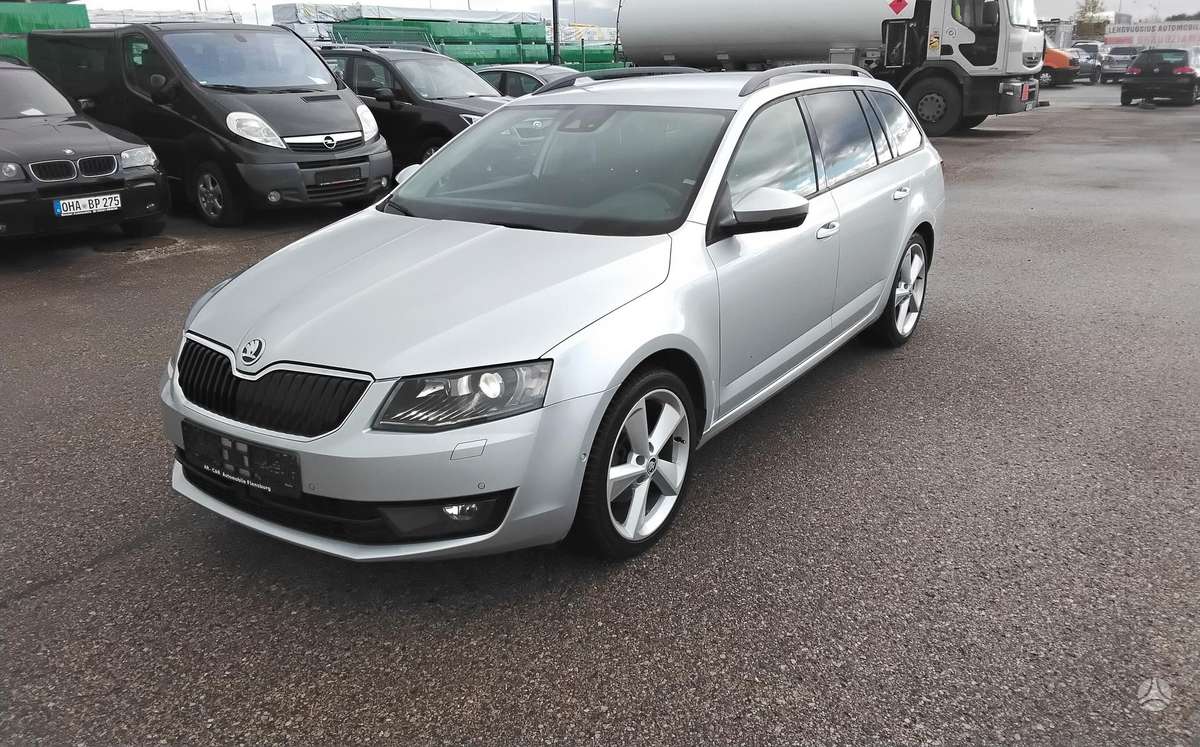 Skoda Octavia 2014 — вигляд ззаду