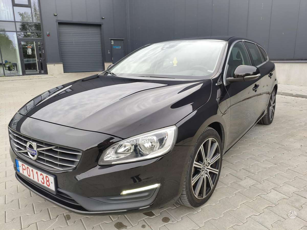 Volvo V60 2015 — photo 10