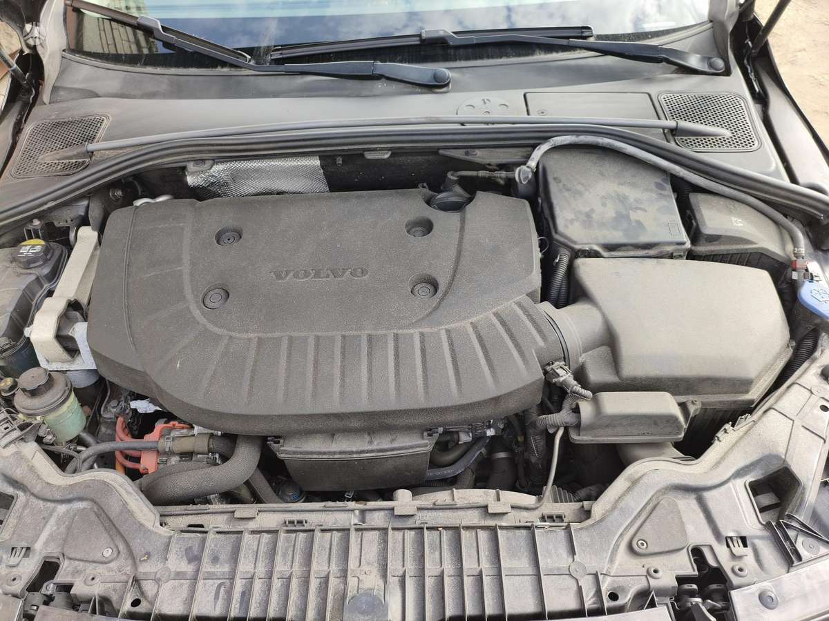 Volvo V60 2015 — photo 17