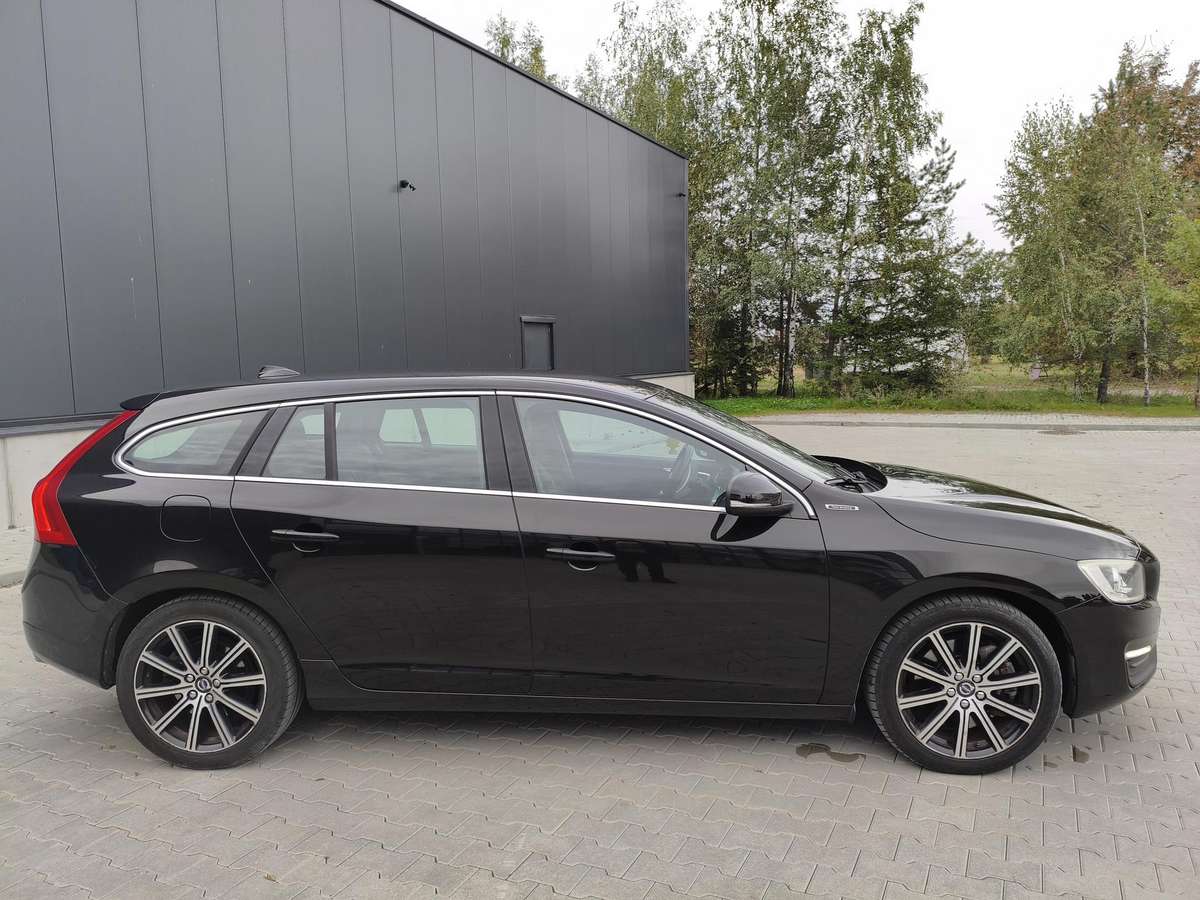 Volvo V60 2015 — photo 5