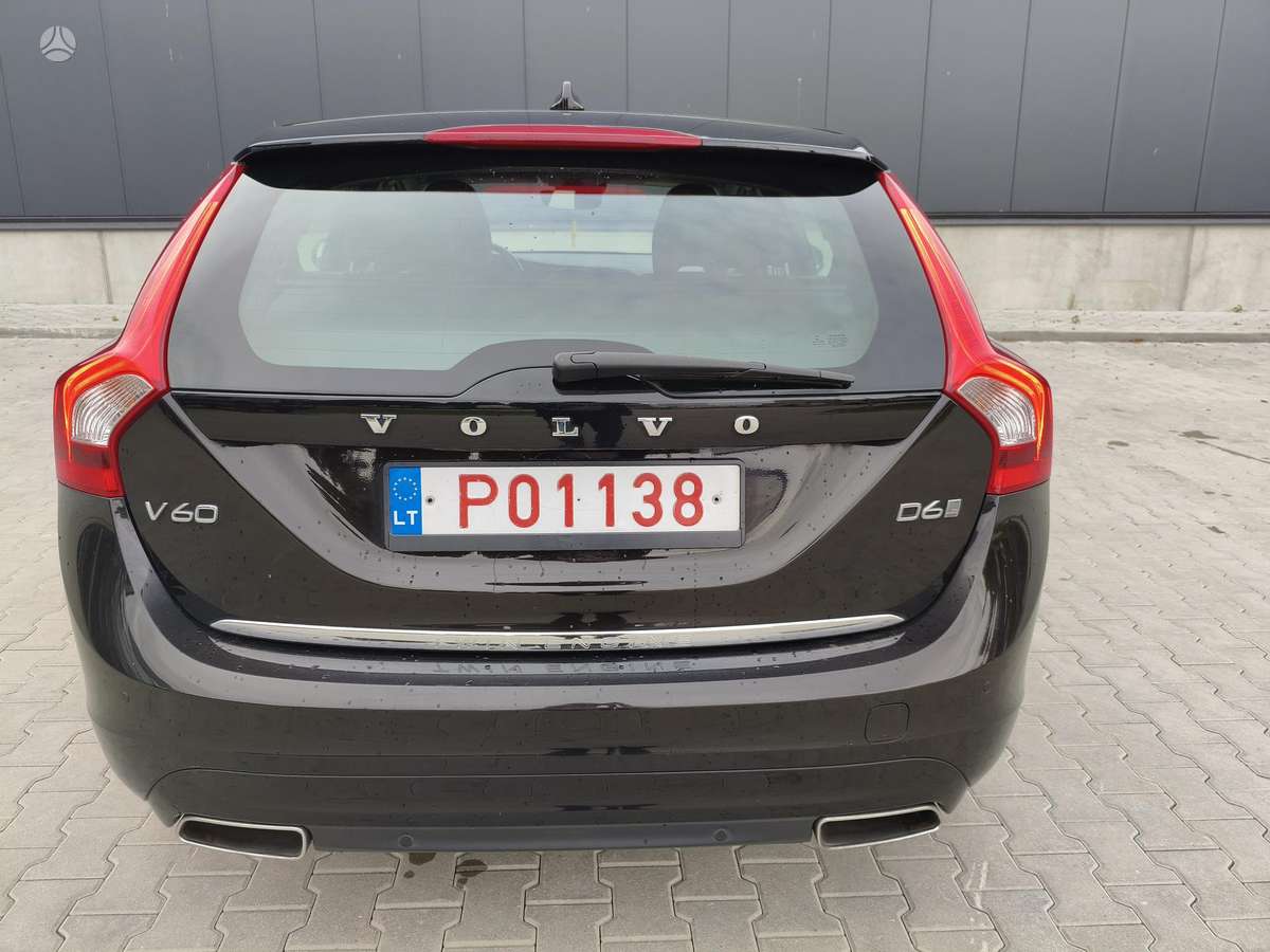Volvo V60 2015 — photo 8