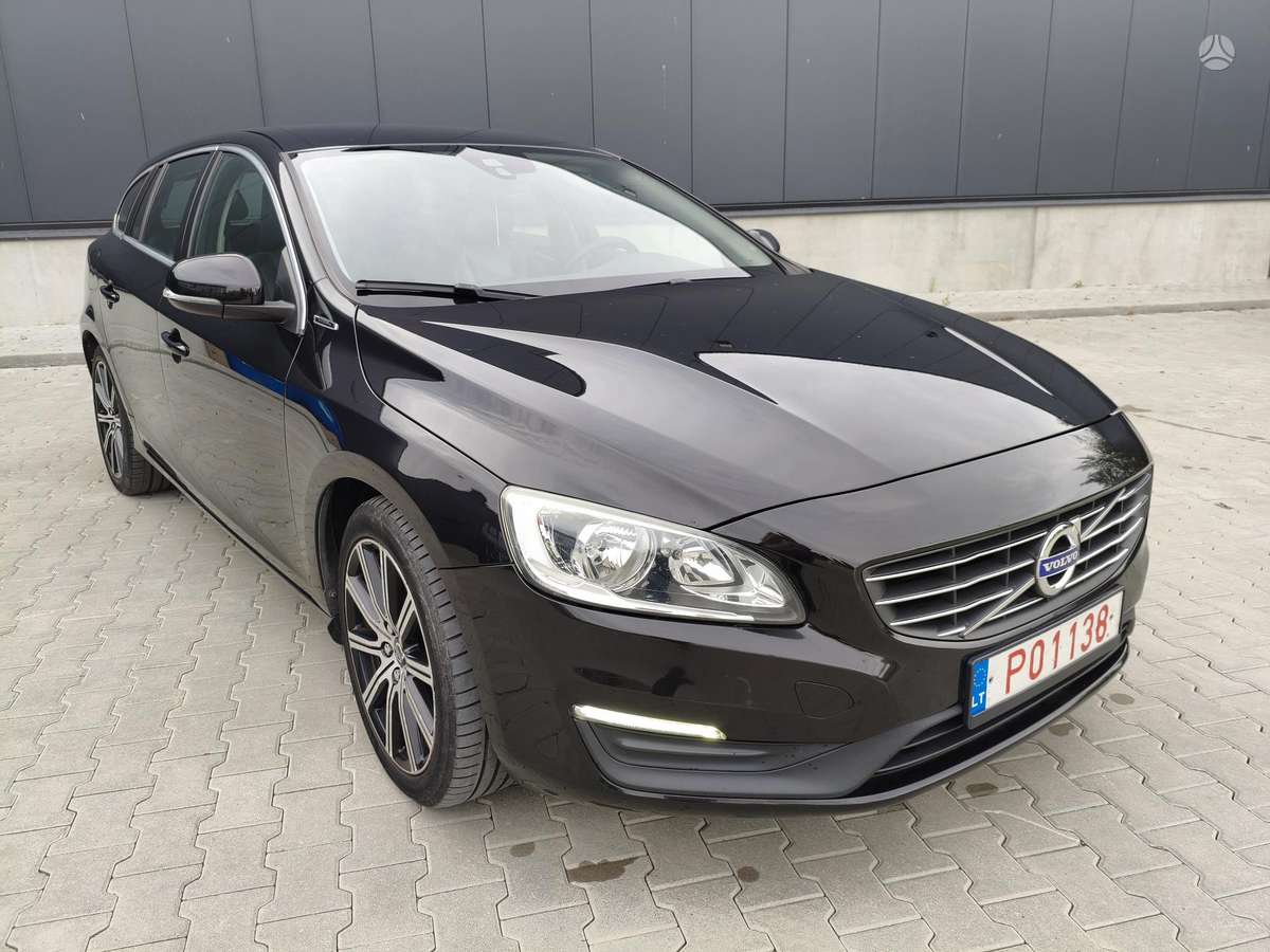 Volvo V60 2015 — photo 9
