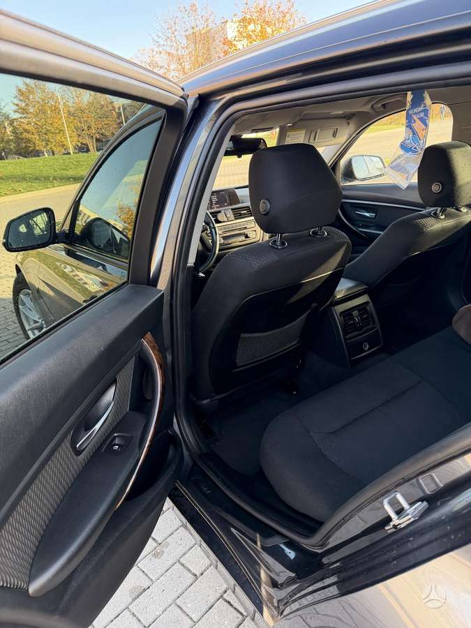 BMW 318 2013 — photo 11