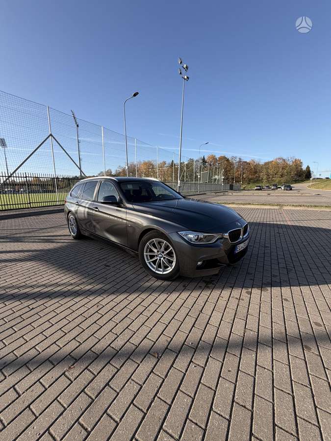 BMW 318 2013 — rear view