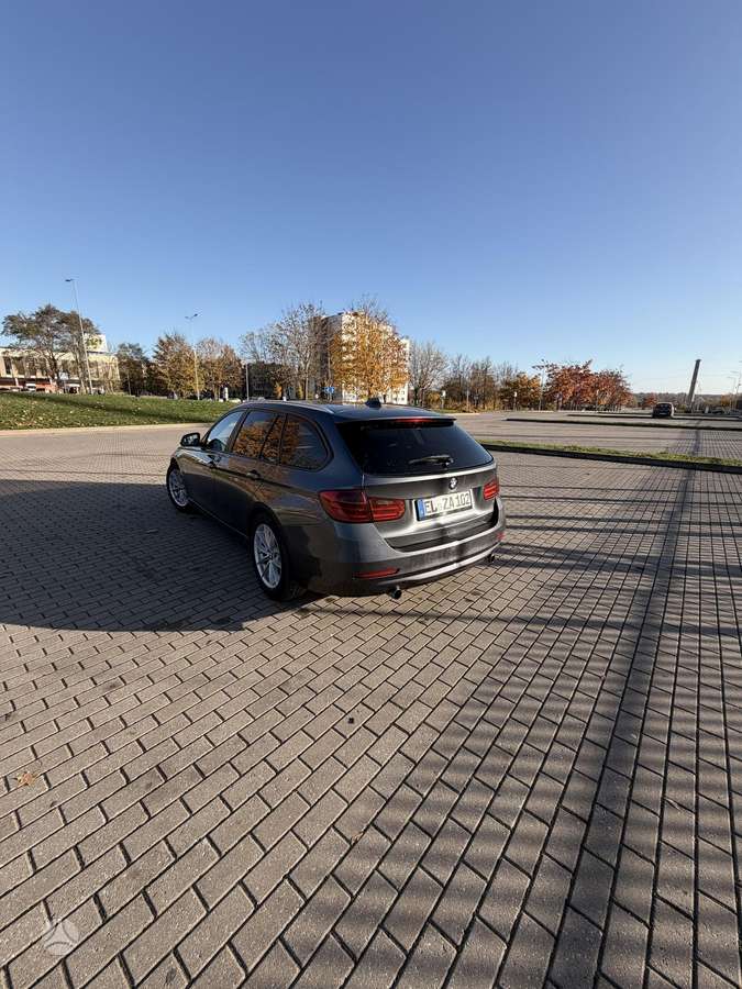 BMW 318 2013 — interior