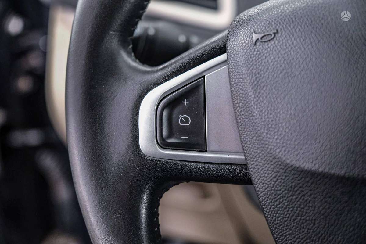 Renault Scenic 2011 — photo 16