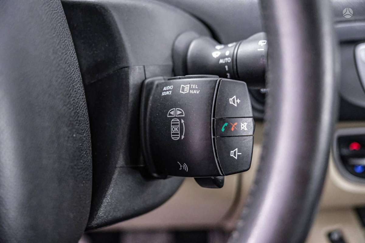Renault Scenic 2011 — photo 19