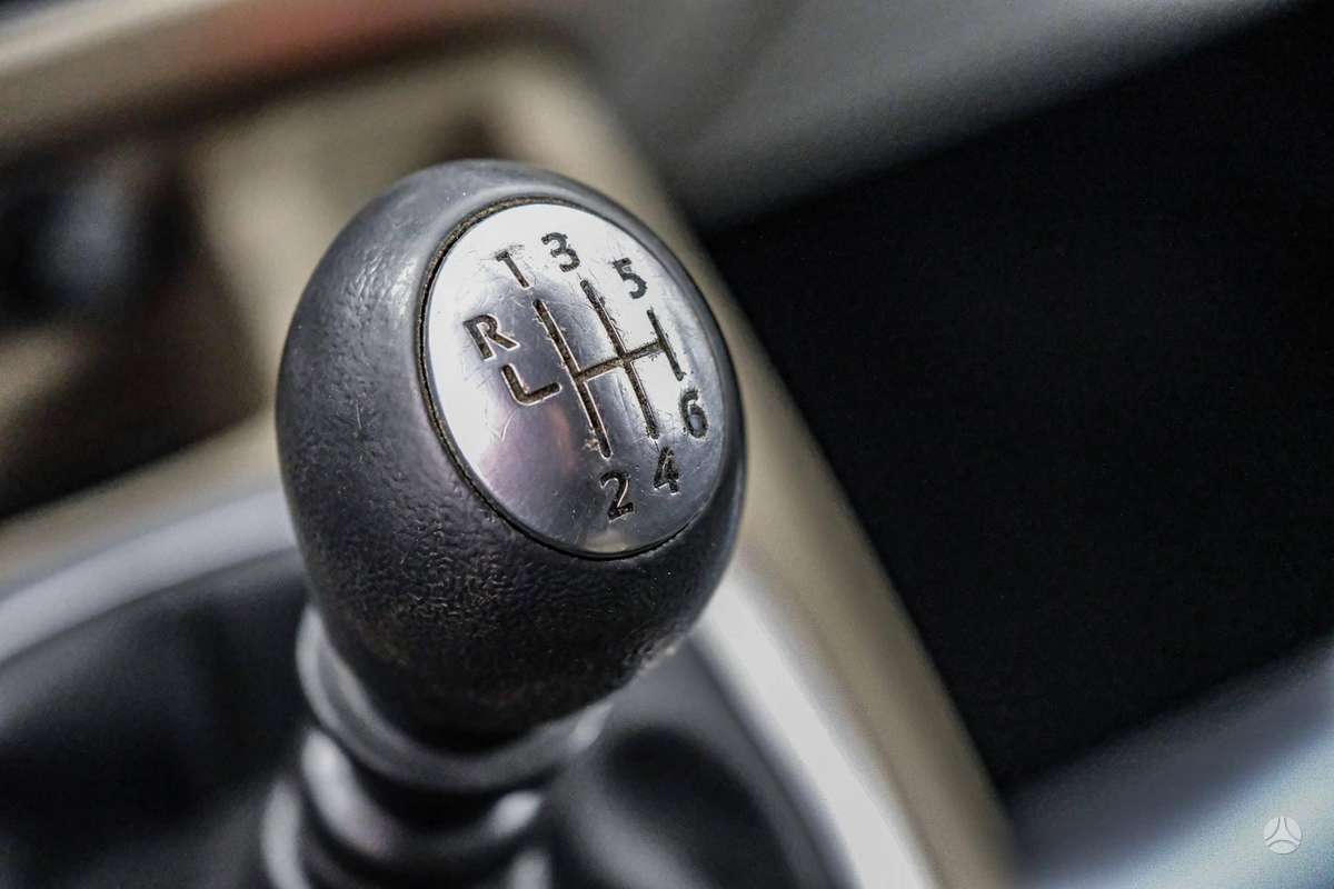 Renault Scenic 2011 — photo 25