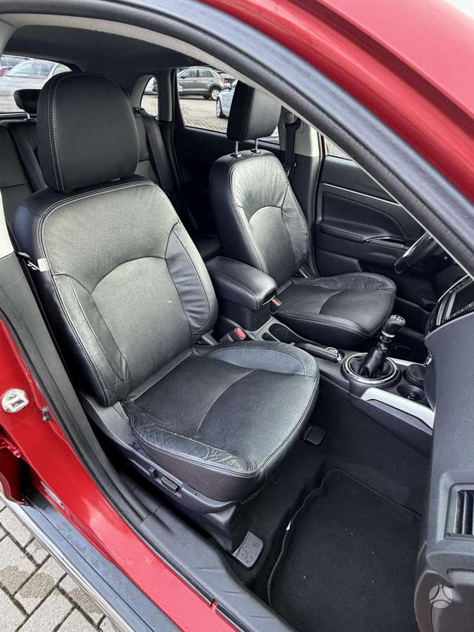 Citroen C4 2012 — photo 10