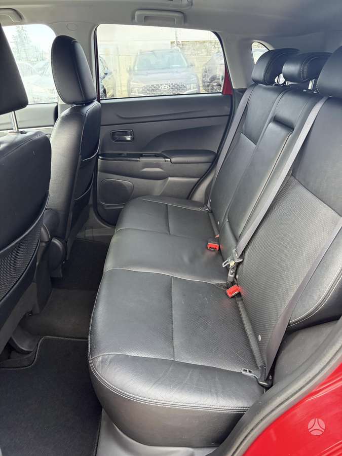 Citroen C4 2012 — photo 12