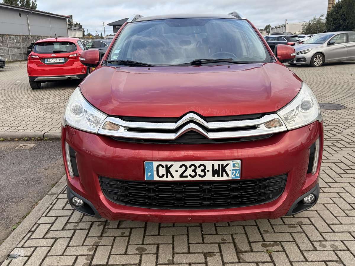 Citroen C4 2012 — interior