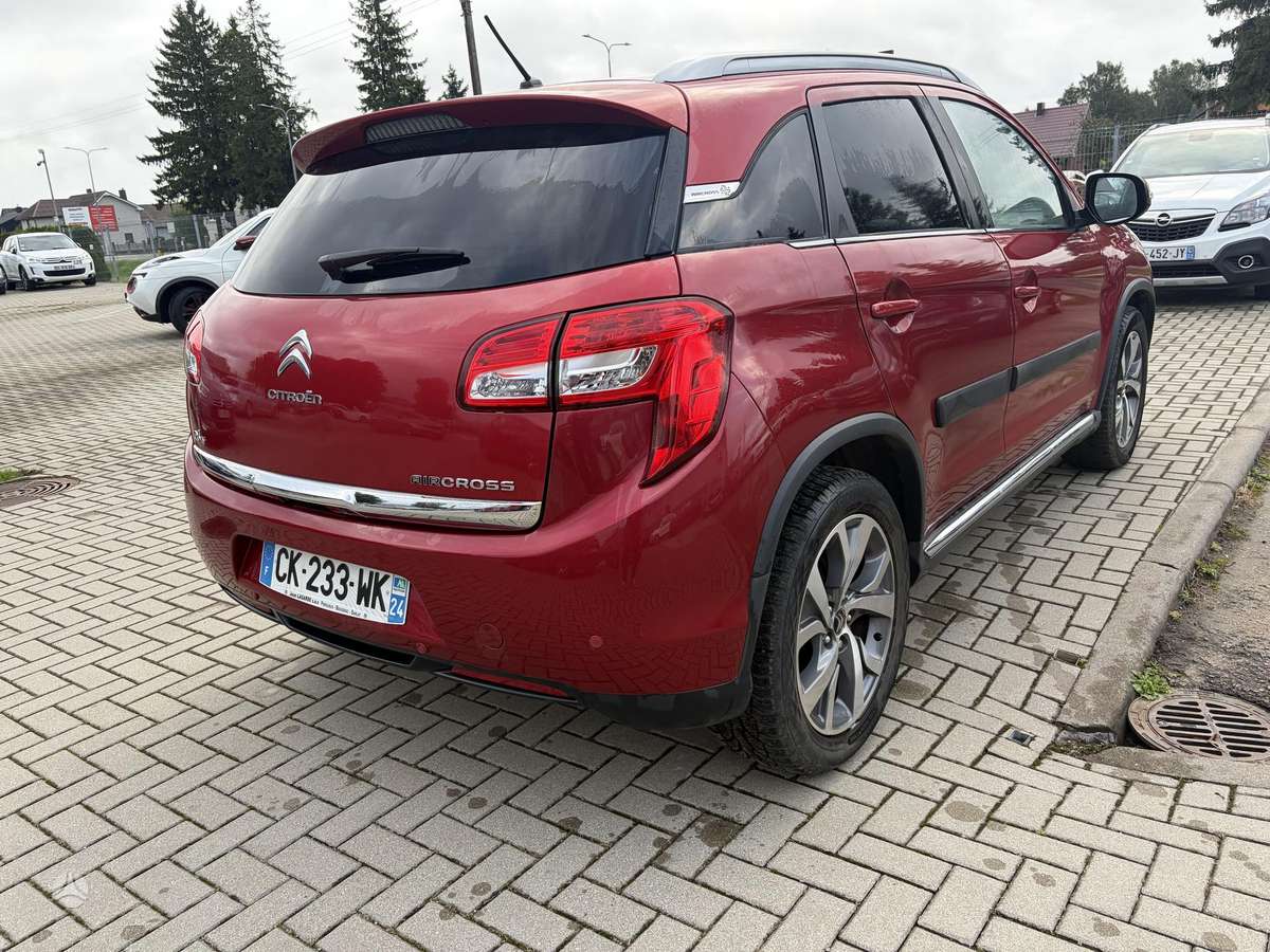 Citroen C4 2012 — engine 1560 cm³, 114 HP (84kW)