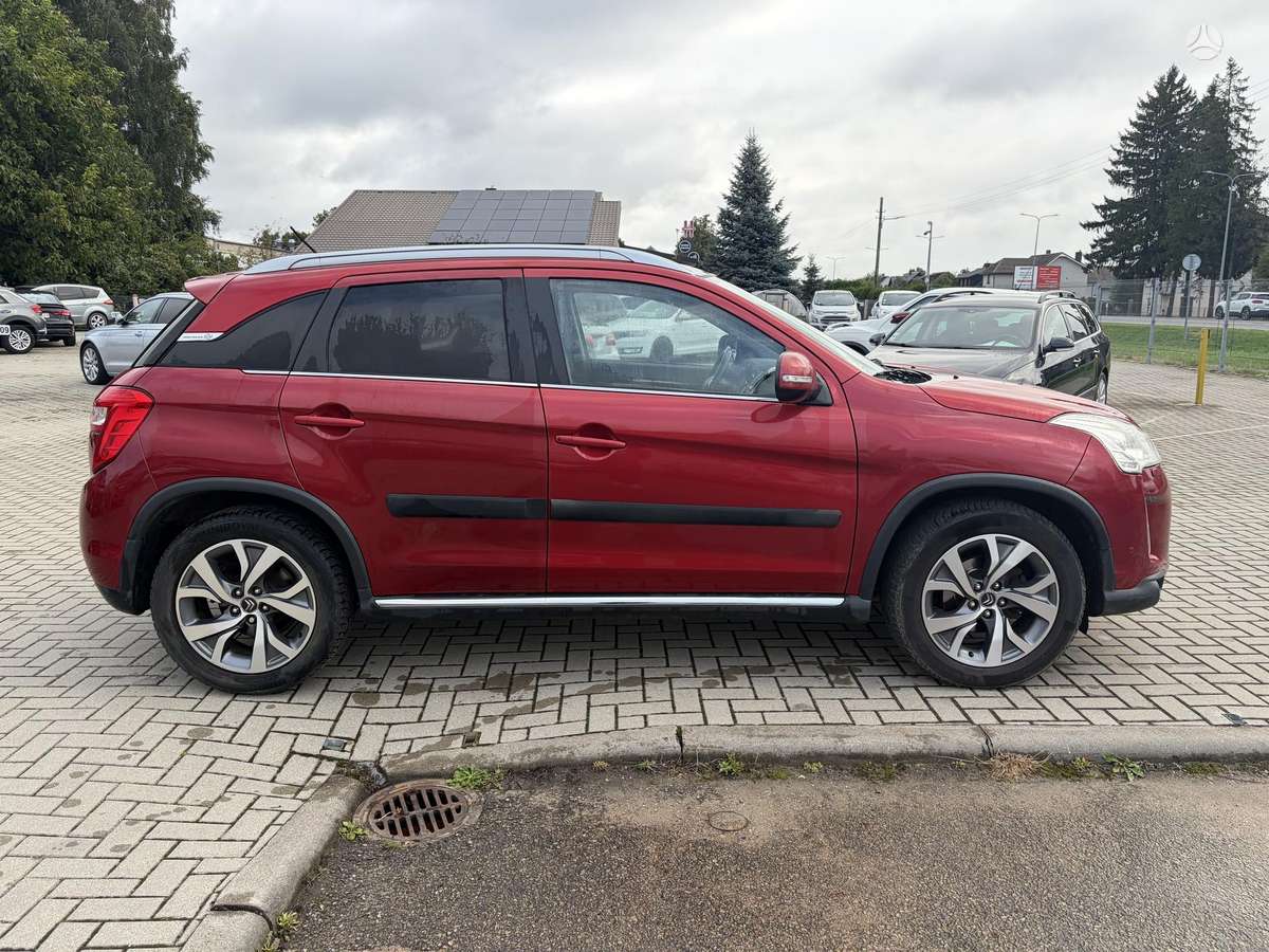 Citroen C4 2012 — photo 5