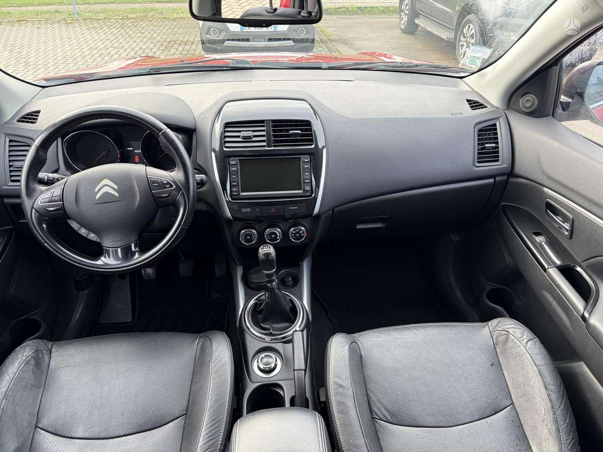 Citroen C4 2012 — photo 9