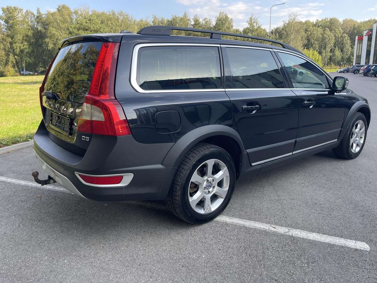 Volvo XC70 2010 — photo 14