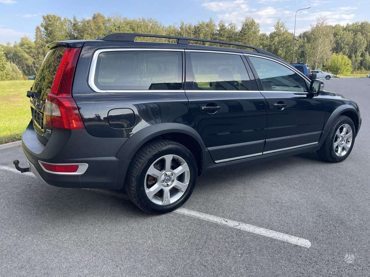 Volvo XC70 2010 — photo 15