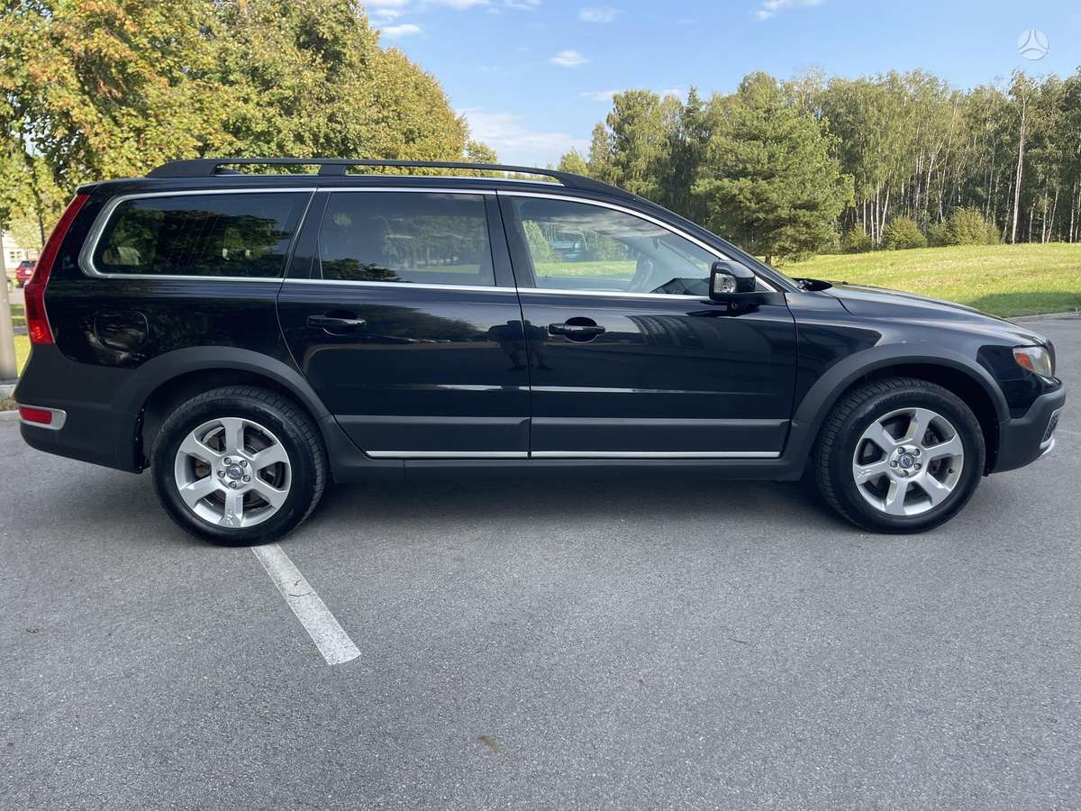 Volvo XC70 2010 — photo 16