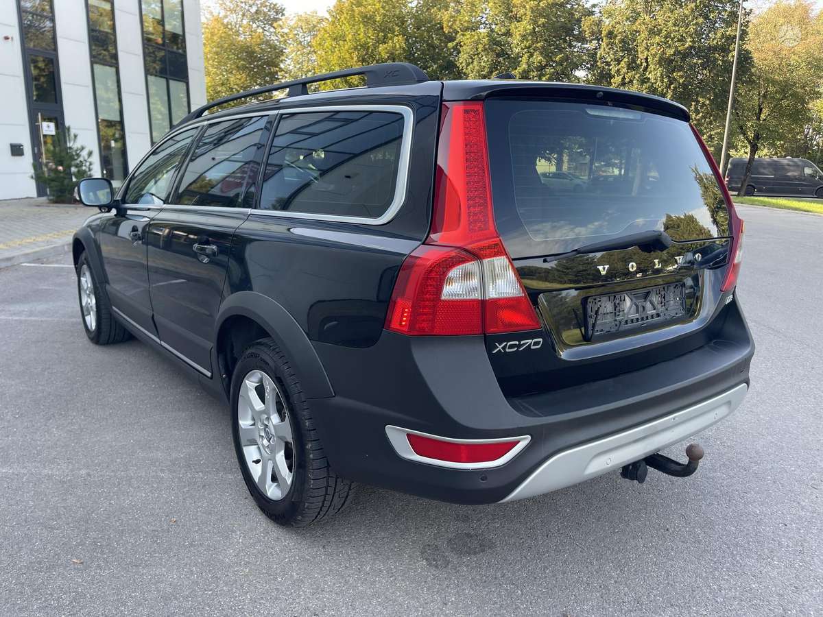 Volvo XC70 2010 — photo 9