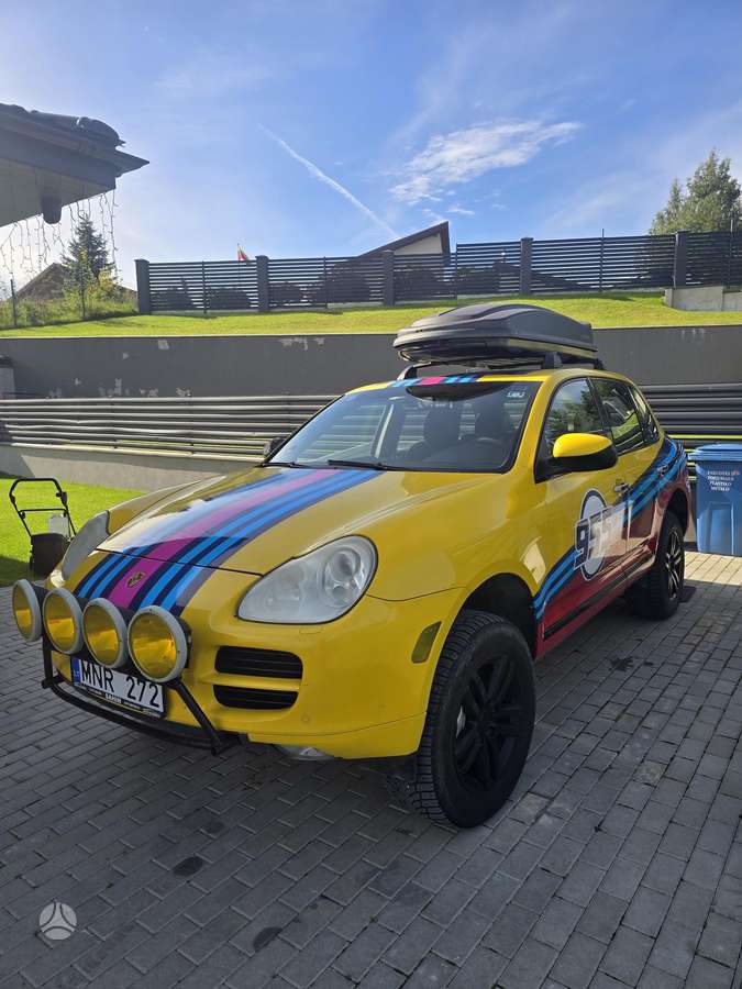 Porsche Cayenne 2006 — rear view