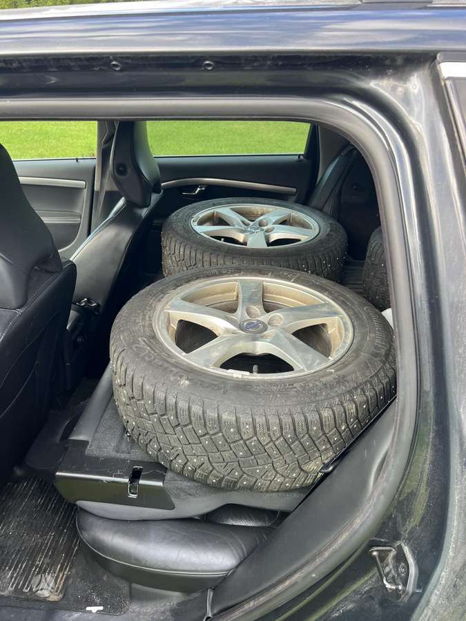Volvo V70 2012 — photo 6