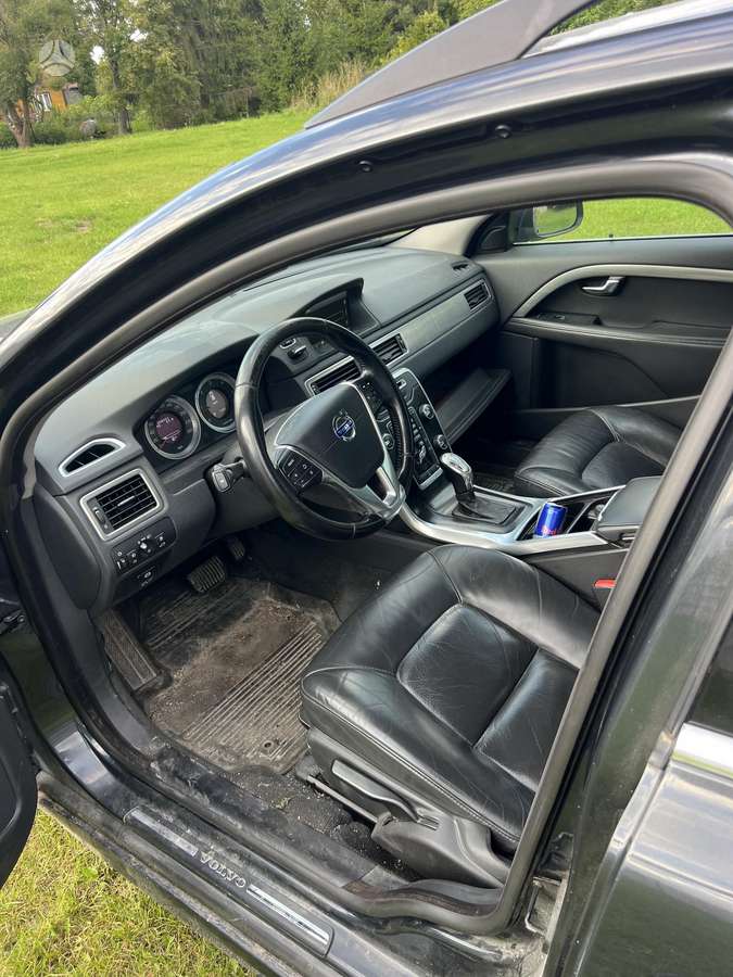 Volvo V70 2012 — photo 7
