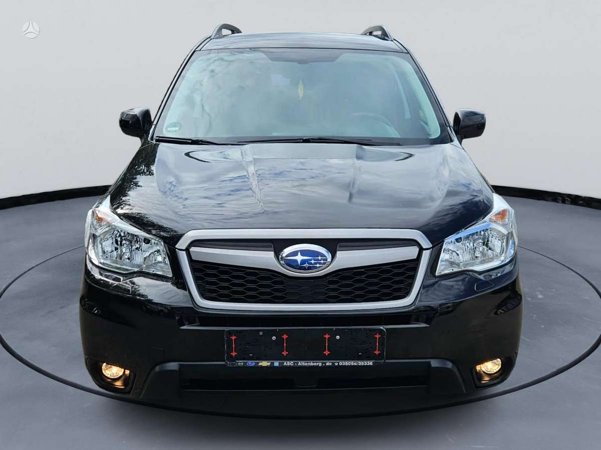 Subaru Forester 2015 — rear view