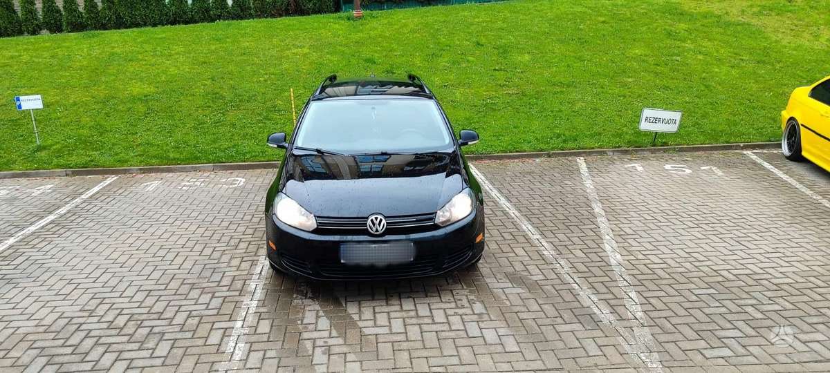Volkswagen Golf 2009 — rear view