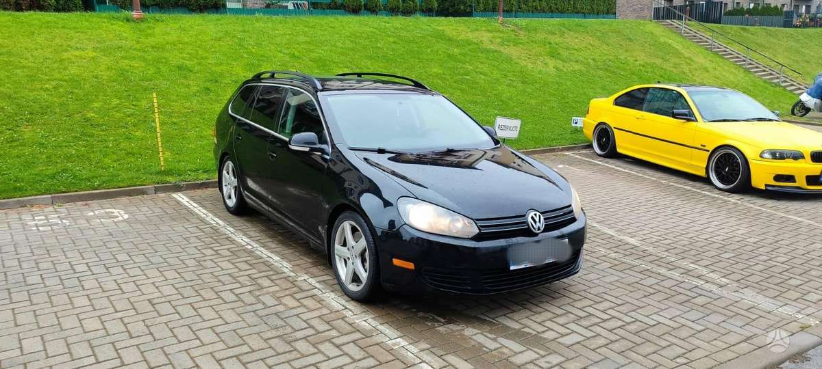 Volkswagen Golf 2009 — interior