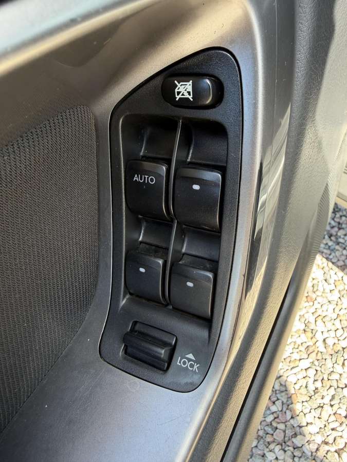 Subaru Outback 2005 — photo 36