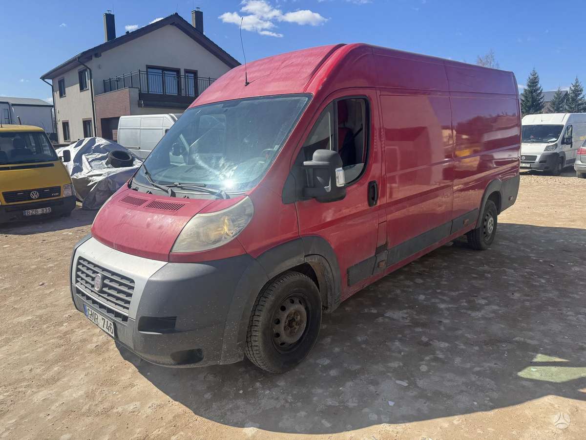 Fiat Ducato 2013 — rear view