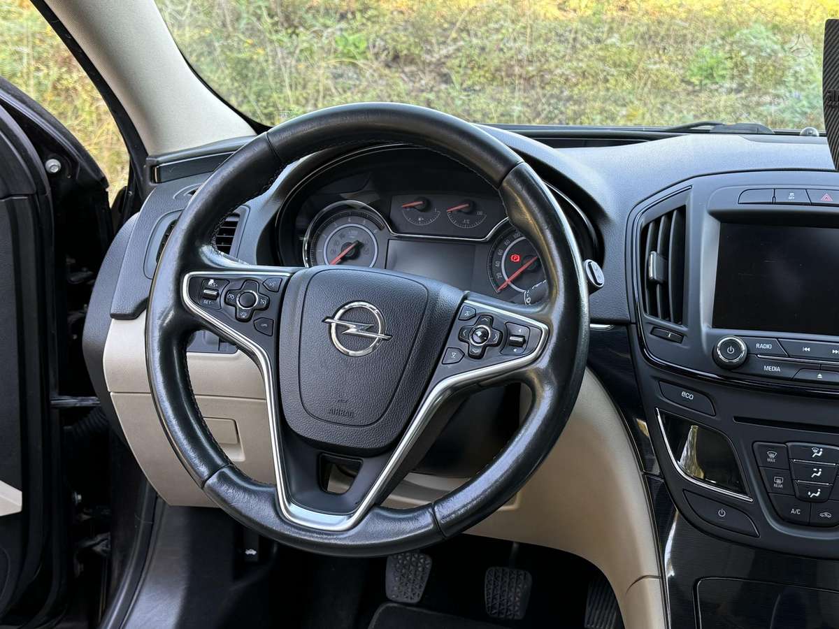 Opel Insignia 2013 — photo 11