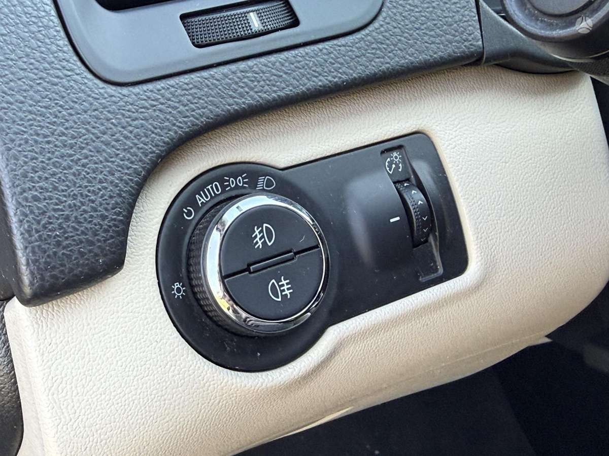 Opel Insignia 2013 — photo 14