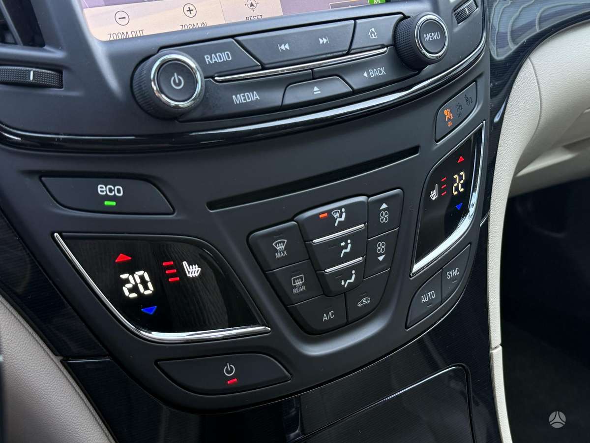 Opel Insignia 2013 — photo 16
