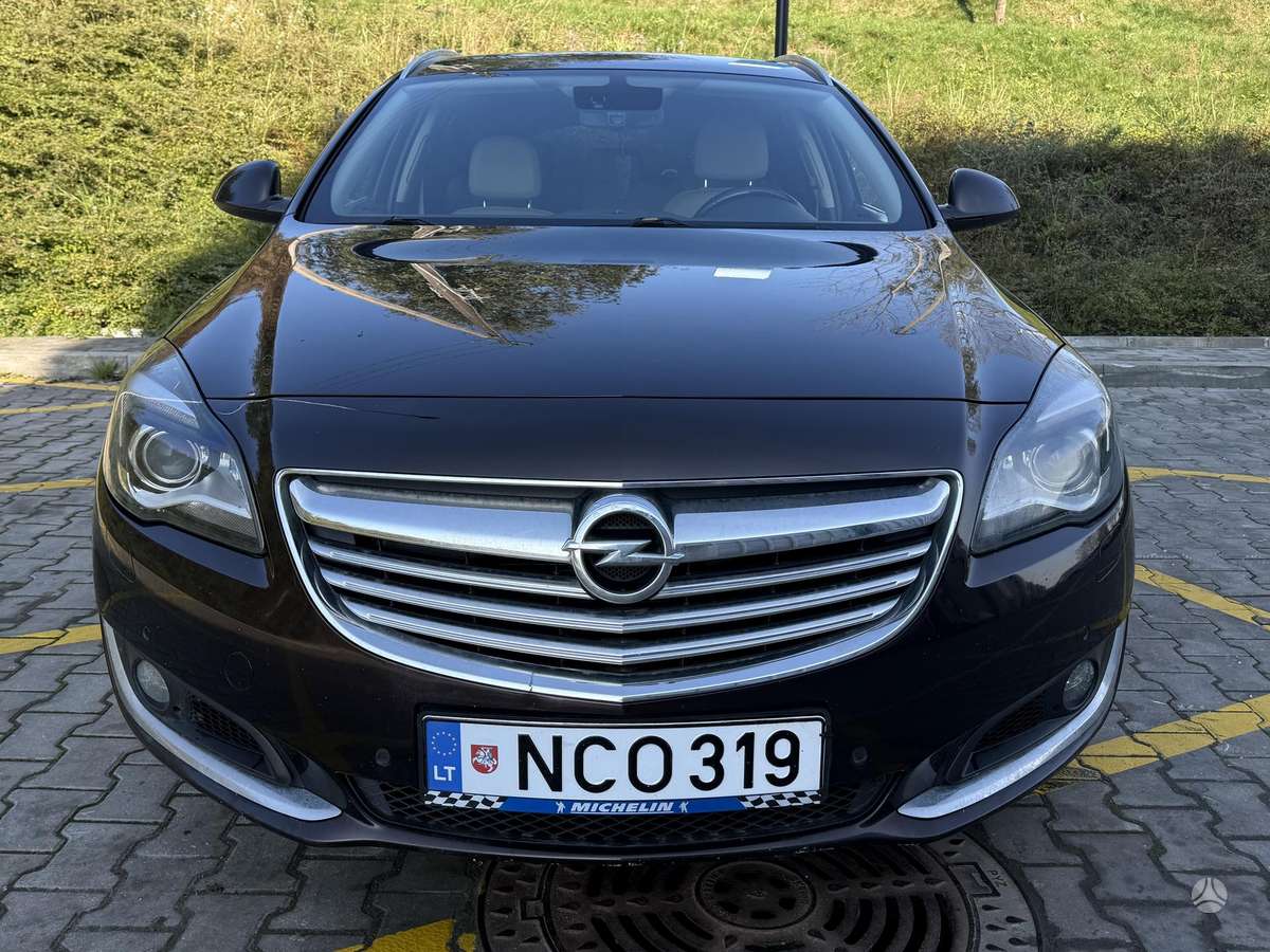 Opel Insignia 2013 — rear view