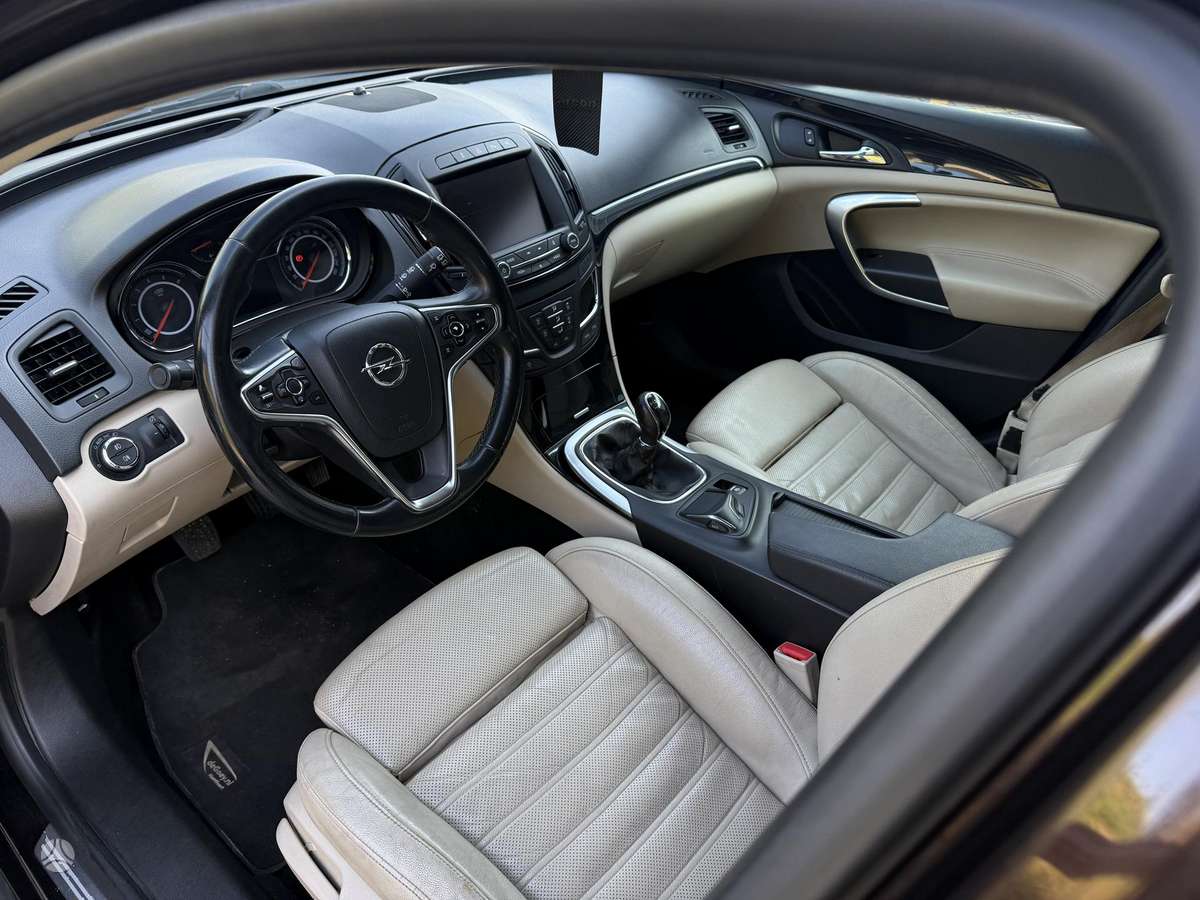 Opel Insignia 2013 — photo 9