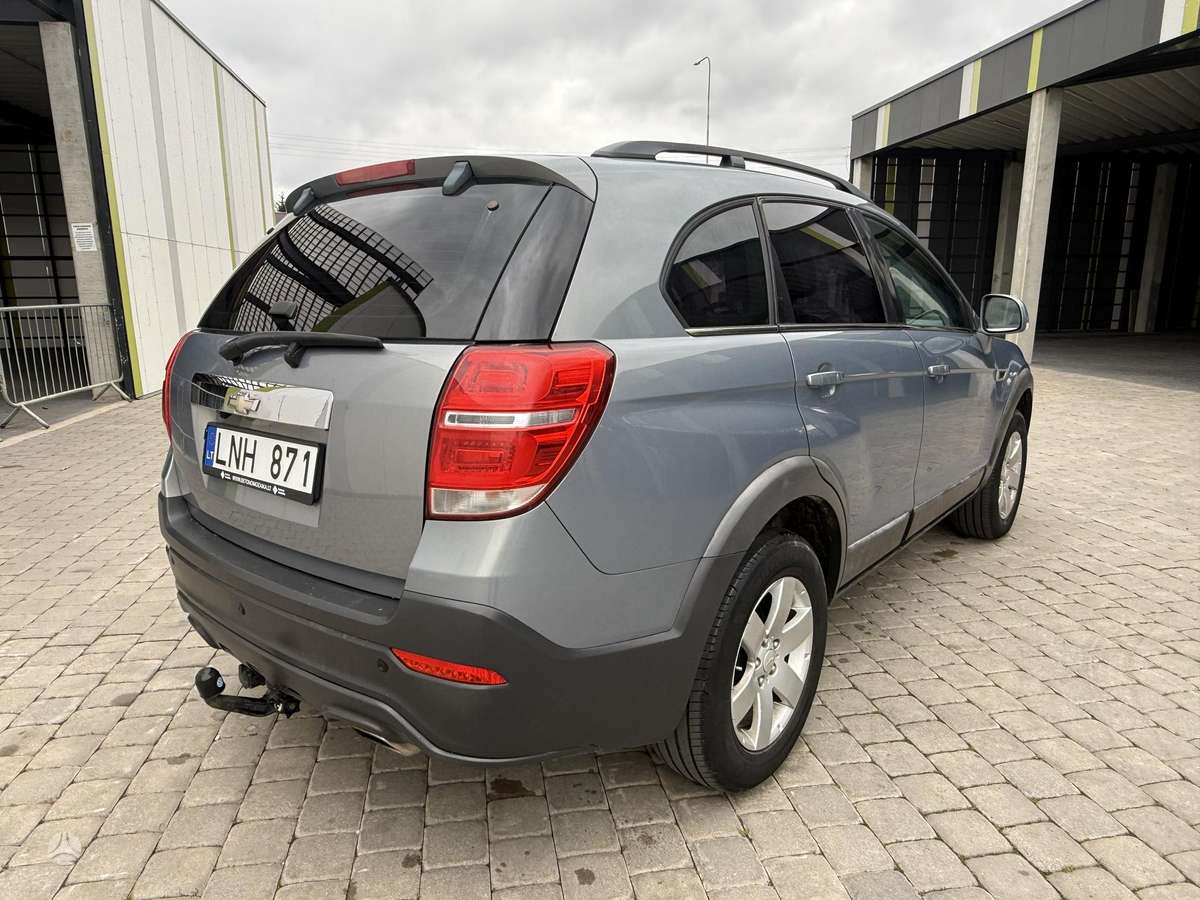 Chevrolet Captiva 2013 — rear view