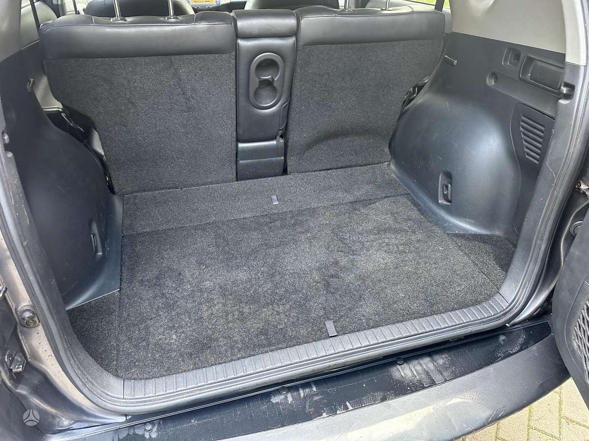 Toyota RAV4 2011 — photo 15