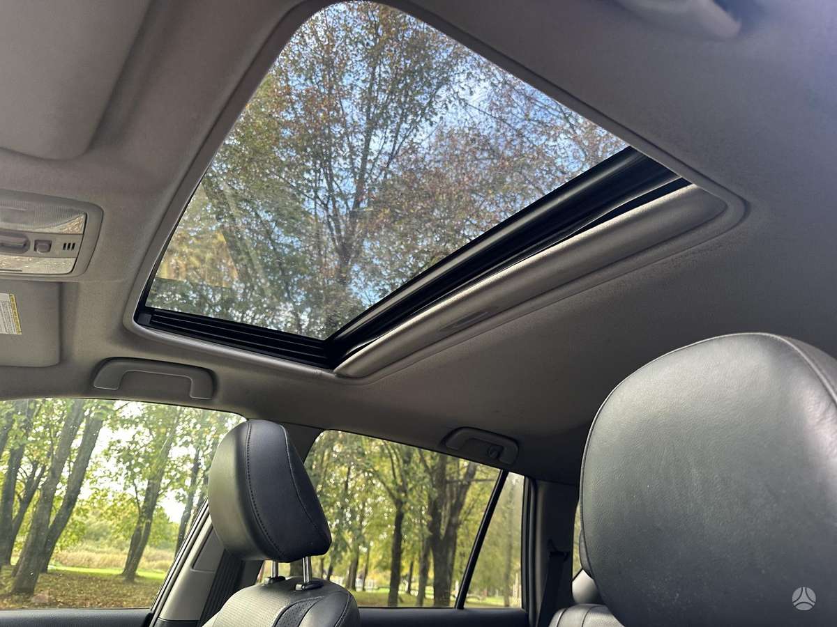 Toyota RAV4 2011 — photo 16
