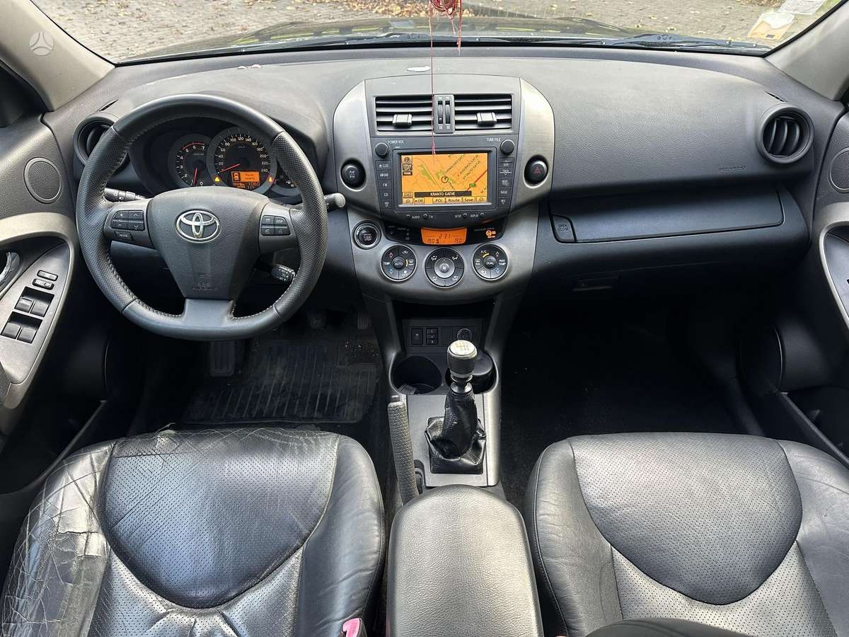 Toyota RAV4 2011 — photo 20