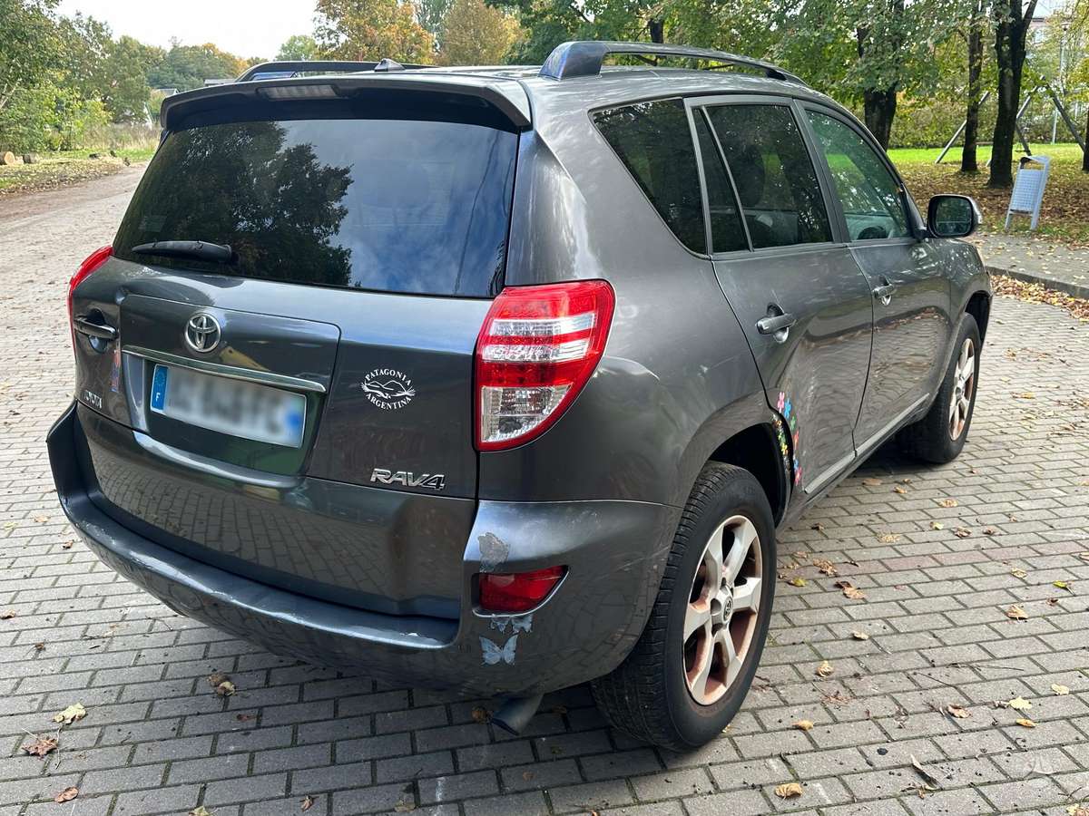 Toyota RAV4 2011 — engine 2231 cm³, 150 HP (110kW)