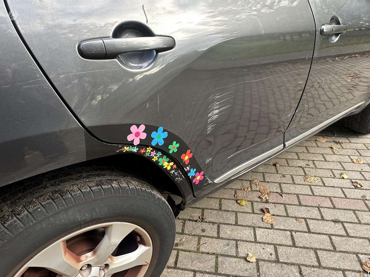 Toyota RAV4 2011 — photo 8